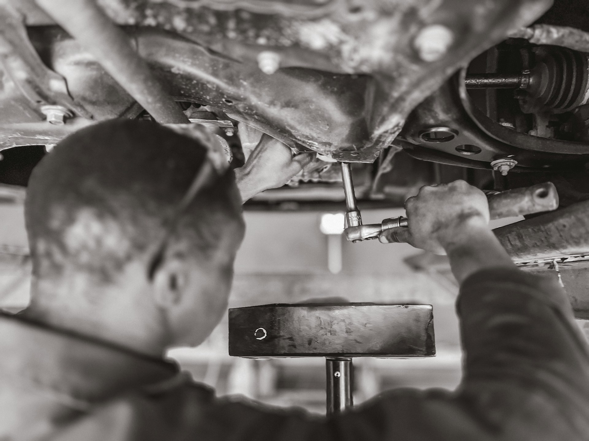 How to Attract and Retain Auto Technicians in a Competitive Market